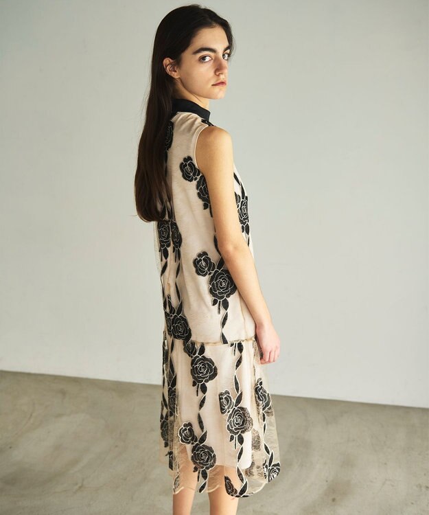 GRACE CONTINENTAL ハイネック刺繍ワンピース キナリ