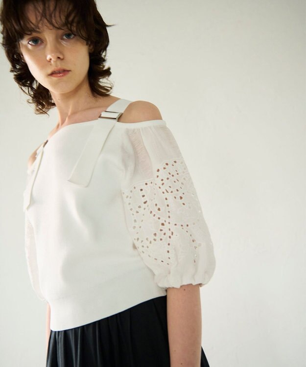 GRACE CONTINENTAL 刺繍パフスリーブニットトップ ホワイト