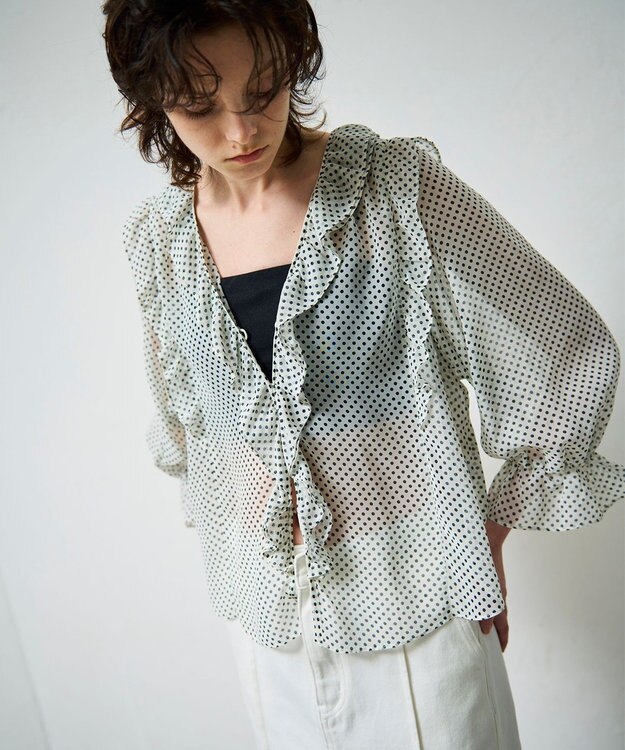 GRACE CONTINENTAL ドットラッフルブラウス ホワイト