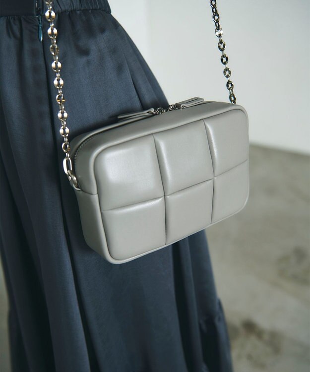 GRACE CONTINENTAL ADD CULUMN PUFF BAG グレー