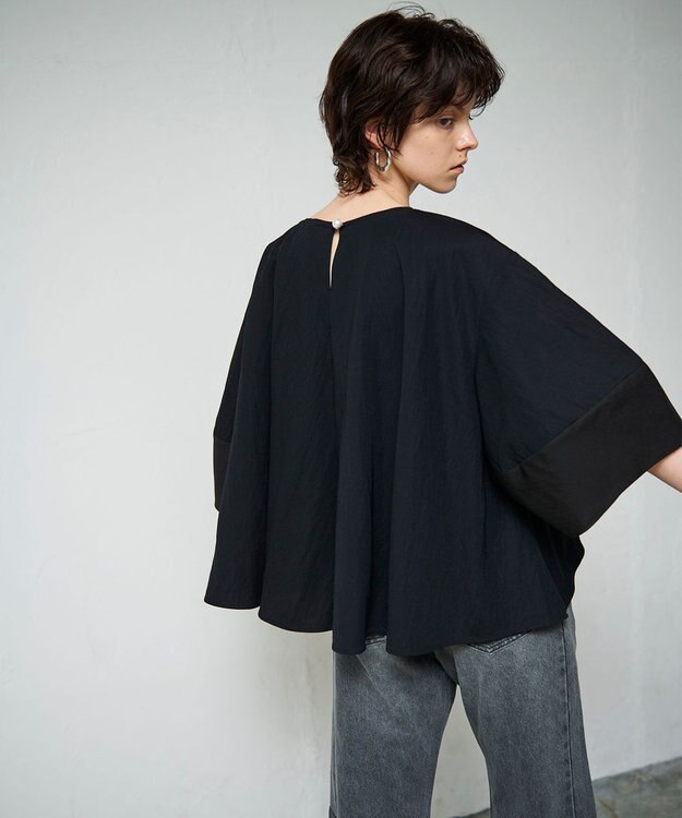 GRACE CONTINENTAL ランタンスリーブトップ ブラック