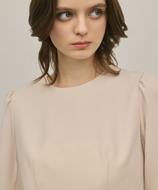 GRACE CONTINENTAL トリアセペプラムトップ ベージュ