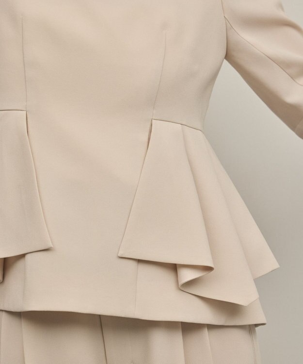 GRACE CONTINENTAL トリアセペプラムトップ ベージュ