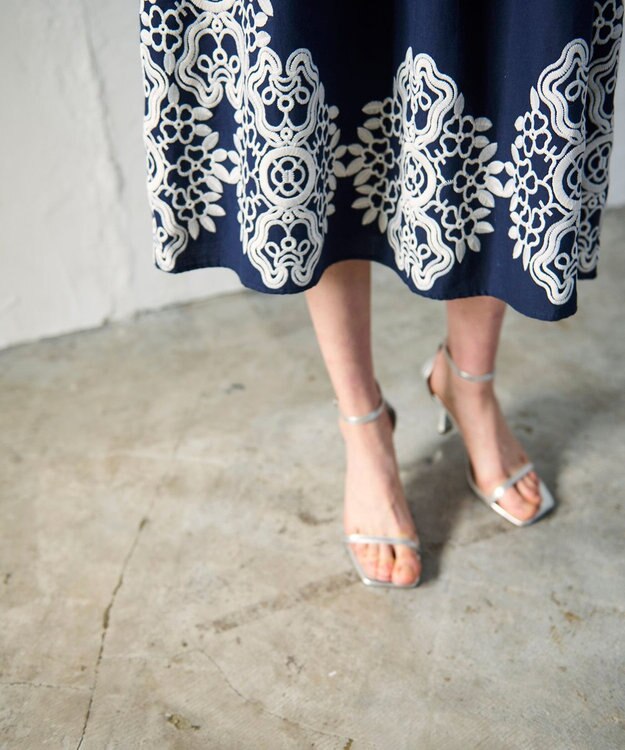 GRACE CONTINENTAL バイカラー刺繍コットンワンピース ネイビー