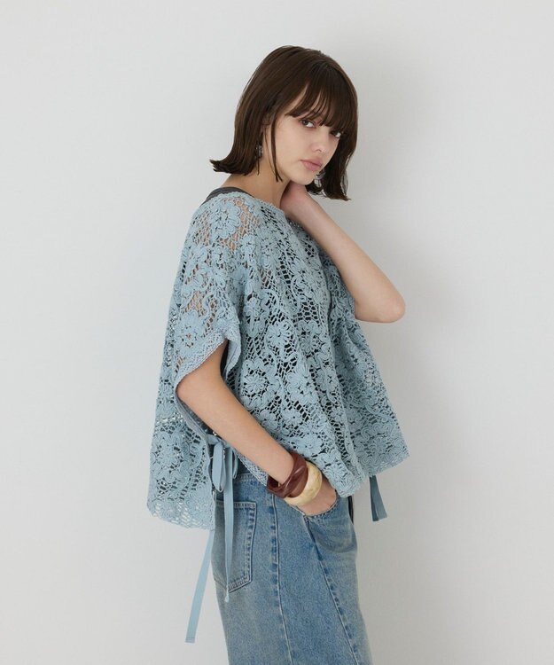GRACE CONTINENTAL メッシュエンブロイダリーポンチョトップ サックス
