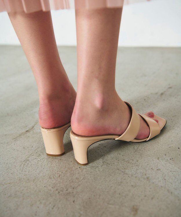 GRACE CONTINENTAL CORSO ROMA パテントサンダル ベージュ