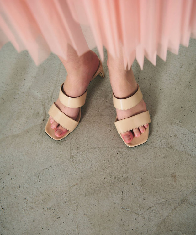 GRACE CONTINENTAL CORSO ROMA パテントサンダル ベージュ