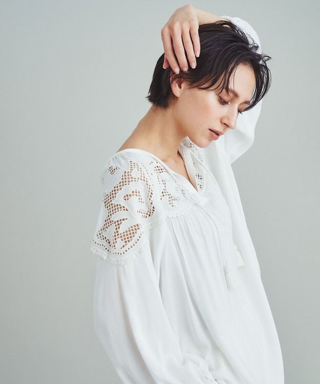 GRACE CONTINENTAL カットワークカフタントップ ホワイト