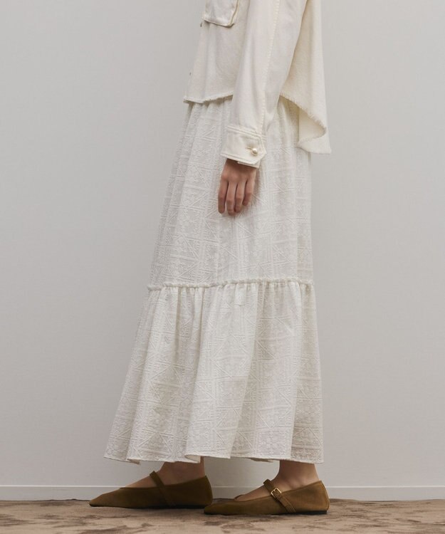 GRACE CONTINENTAL ティアードエンブロイダリースカート ホワイト