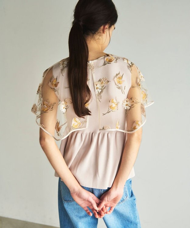 GRACE CONTINENTAL 刺繍ケープニットトップ ベージュ