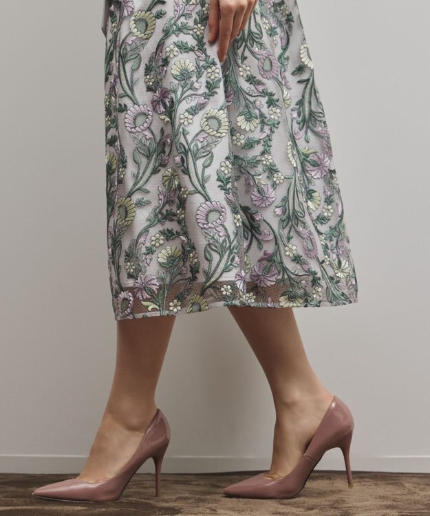 GRACE CONTINENTAL マルチフラワー刺繍フレアワンピース グレー