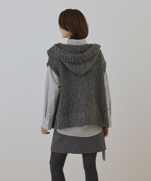 GRACE CONTINENTAL ラメニットベスト チャコール