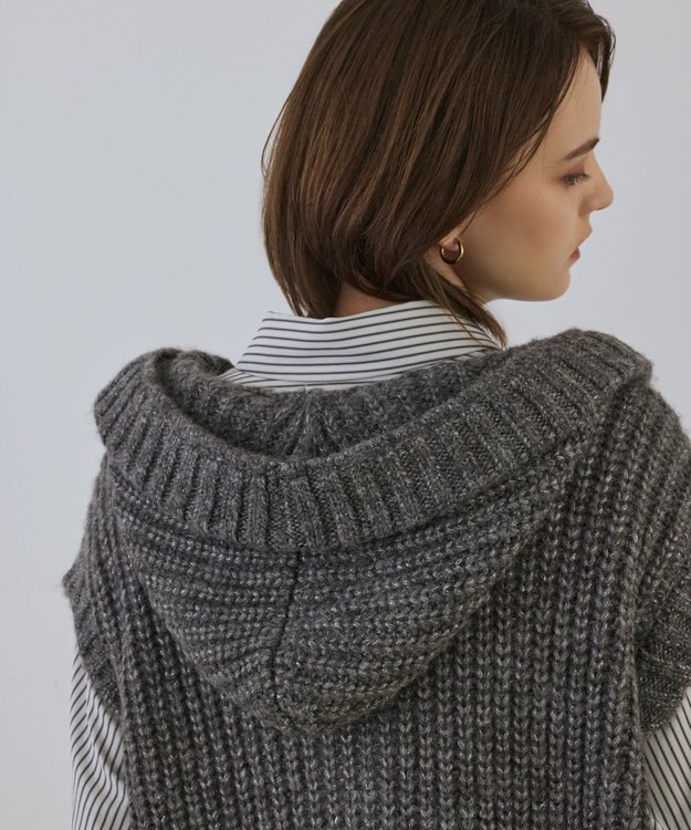 GRACE CONTINENTAL ラメニットベスト チャコール