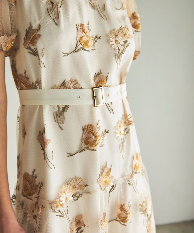 GRACE CONTINENTAL レトロフラワー刺繍ワンピース キナリ