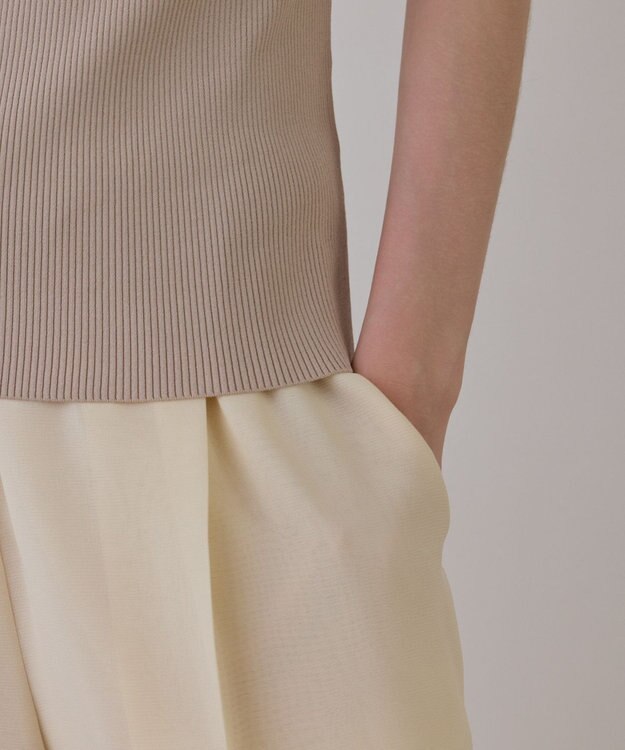 GRACE CONTINENTAL オフショルリブニットトップ ベージュ