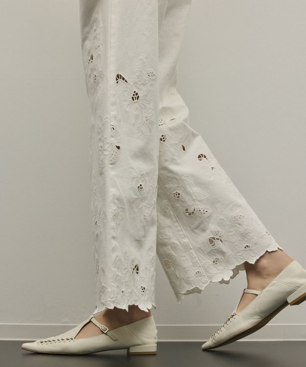 GRACE CONTINENTAL カットワークフレアパンツ ホワイト