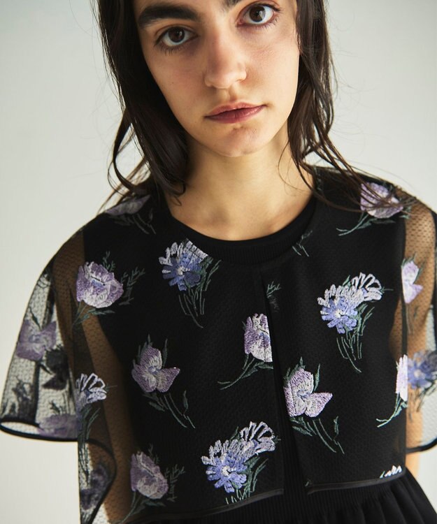 GRACE CONTINENTAL 刺繍ケープニットトップ ブラック