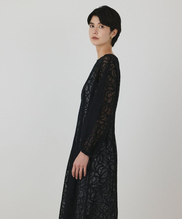 GRACE CONTINENTAL ペイズリーフラワー刺繍ワンピース ブラック