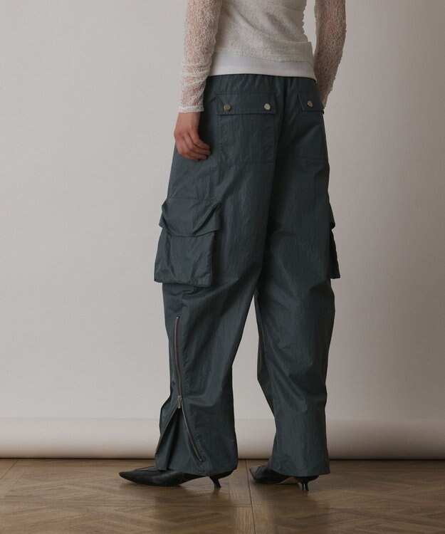 GRACE CONTINENTAL ナイロンジップカーゴパンツ グレー