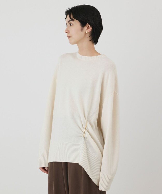 GRACE CONTINENTAL イレヘムブローチニットトップ キナリ