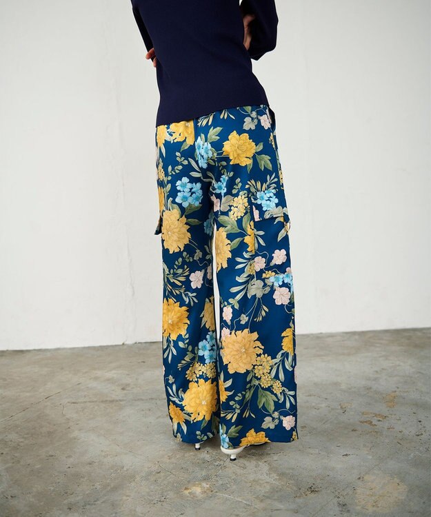 GRACE CONTINENTAL フラワープリントワークパンツ ネイビー