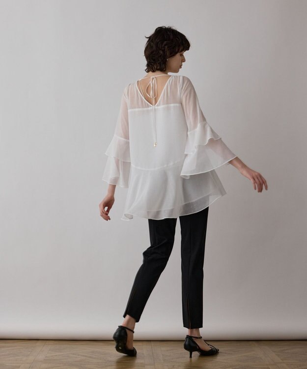 GRACE CONTINENTAL フィルムジャガードフリルトップ ホワイト