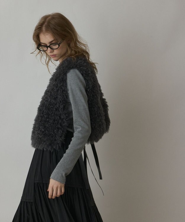 GRACE CONTINENTAL ショ－トファ－ジレ チャコール