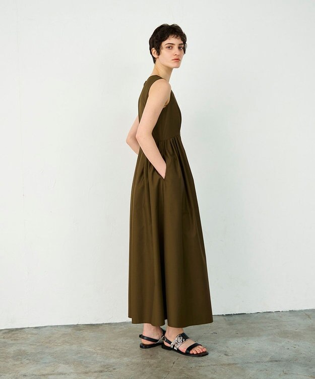 GRACE CONTINENTAL タックフレアロングワンピース ブラウン