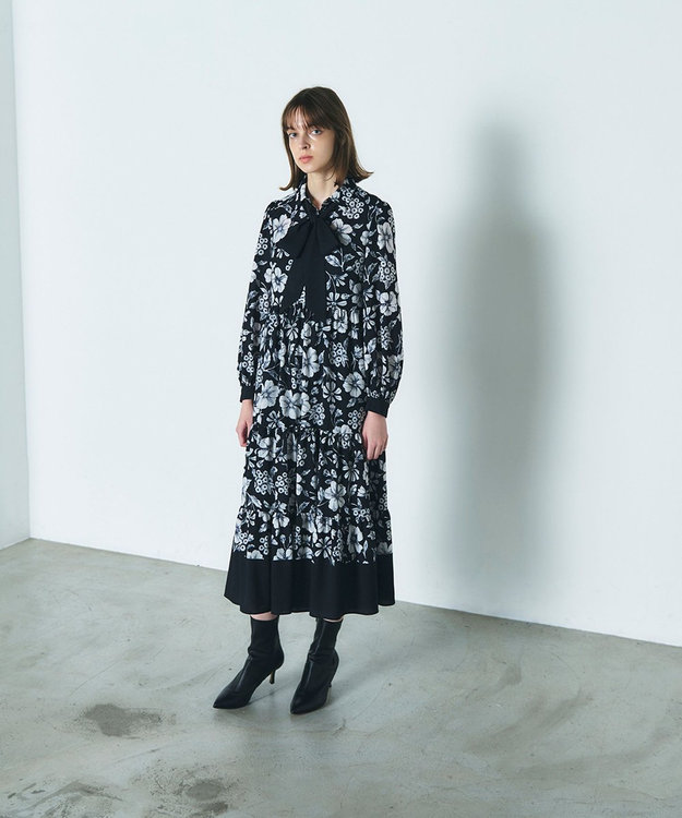 新品 GRACECONTINENTAL フラワープリントティアードワンピース フラワープリントティアードワンピース / GRACE CONTINENTAL