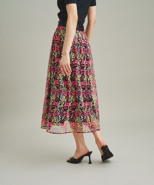 極美品✨グレースコンチネンタル 現行 リーフフラワー刺繍スカート リーフ刺繍タックスカート / GRACE CONTINENTAL | GRACE