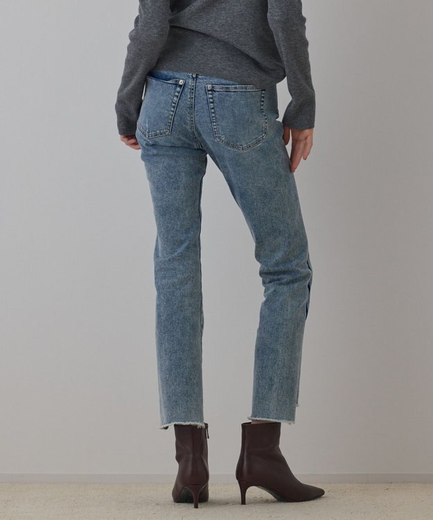 GRACE CONTINENTAL ラインスリムデニムパンツ ブルー