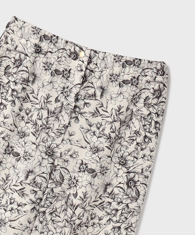 GRACE CONTINENTAL モノトーンフラワープリントパンツ キナリ