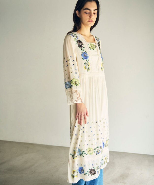 GRACE CONTINENTAL フラワー刺繍エスニックワンピース キナリ