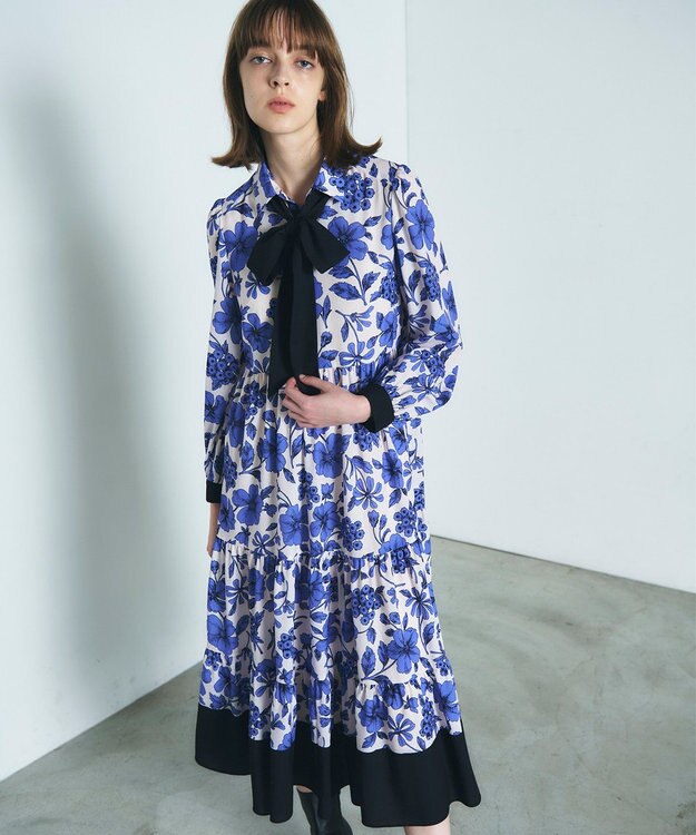 GRACE CONTINENTAL フラワープリントティアードワンピース ブルー
