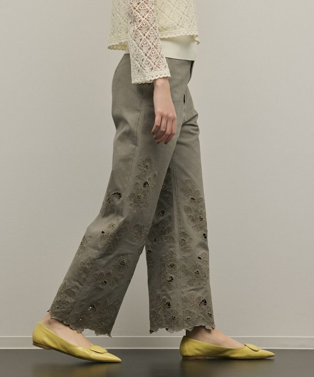 GRACE CONTINENTAL カットワークフレアパンツ グレー