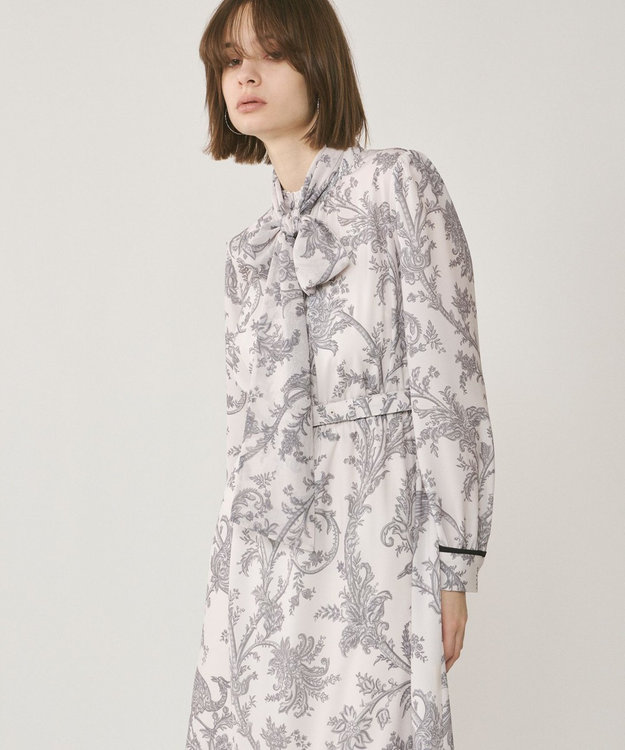 ⭐️新品⭐️ GRACE CONTINENTAL サラサプリントリボン付ワンピース サラサプリントリボン付ワンピース / GRACE CONTINENTAL | GRACE