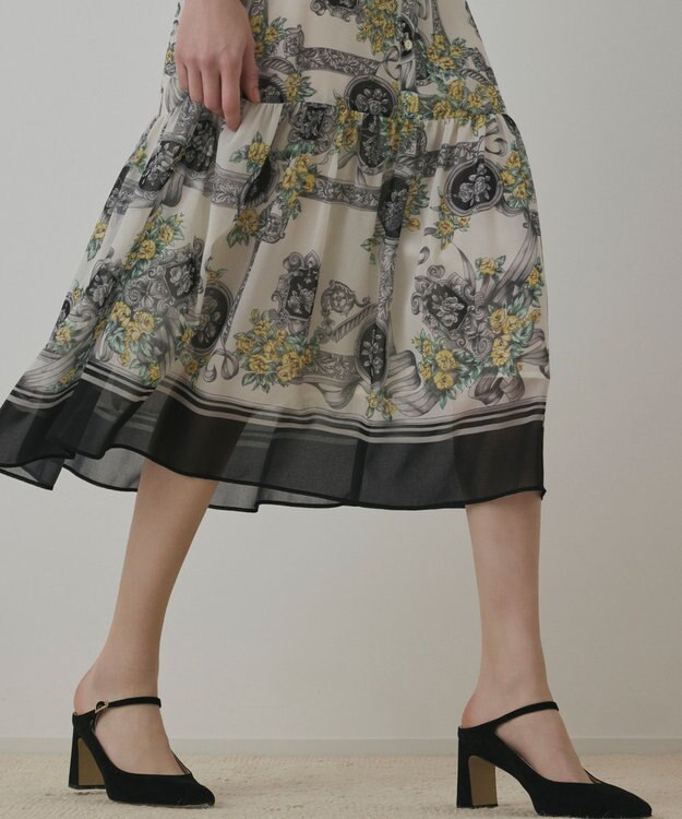 GRACE CONTINENTAL オーナメントフラワープリントワンピース キナリ