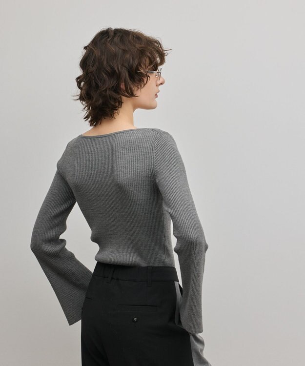 GRACE CONTINENTAL アイレットリブニットトップ グレー