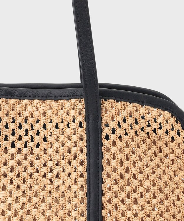 GRACE CONTINENTAL ORSETTOスクエアーバッグ ブラック