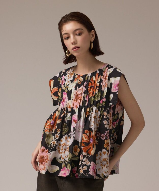 GRACE CONTINENTAL フラワープリントタックブラウス ブラック