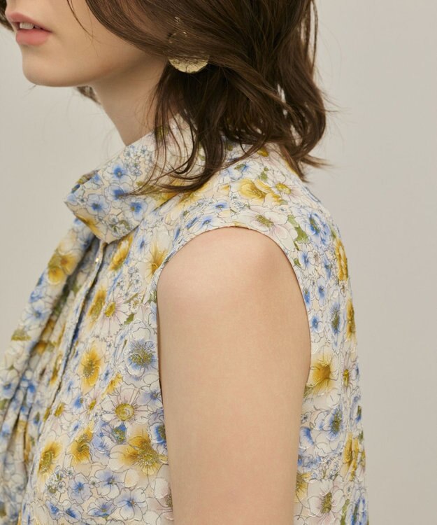 GRACE CONTINENTAL シアーフラワープリントジャガードブラウス イエロー