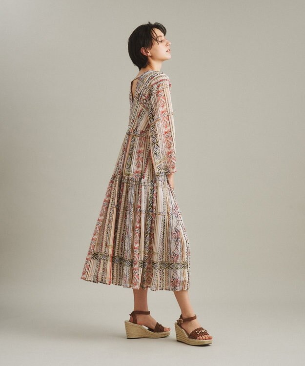【23年製】美品　グレースコンチネンタル ストライプイカットプリントワンピース 23年製】美品 グレースコンチネンタル ストライプイカット