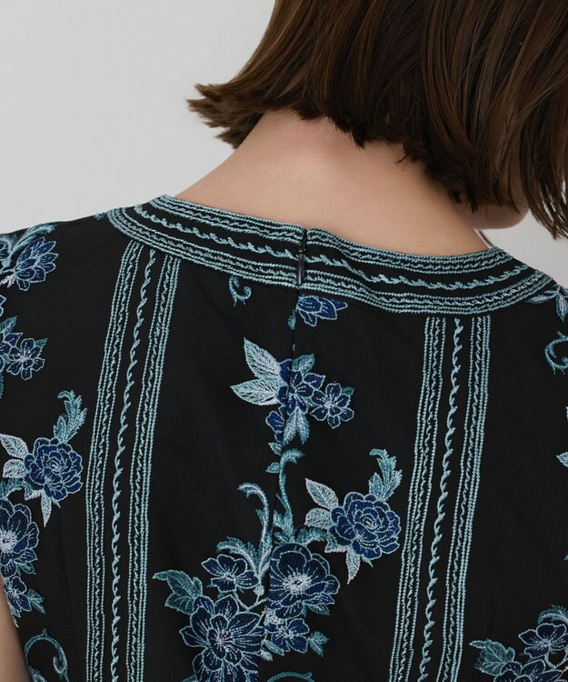 GRACE CONTINENTAL 【イベント店舗・ONLINE STORE先行アイテム】フラワーライン刺繍ドレス ブラック