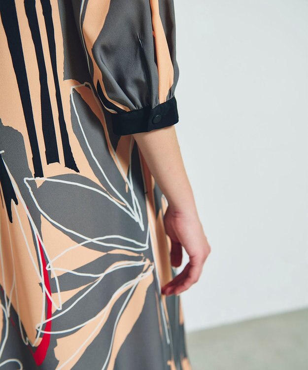 GRACE CONTINENTAL キカラインフラワーワンピース グレー