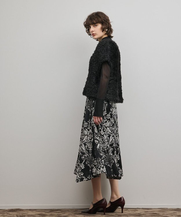 GRACE CONTINENTAL ラメフェザーベスト ブラック