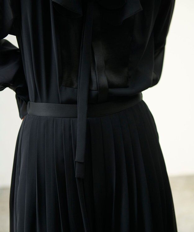 GRACE CONTINENTAL シアープリーツパンツ ブラック