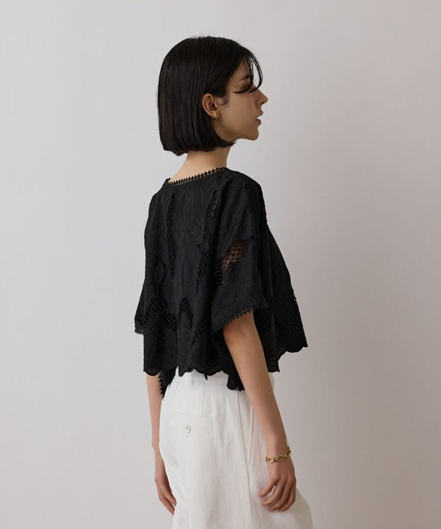 GRACE CONTINENTAL 刺繍ポンチョトップ ブラック