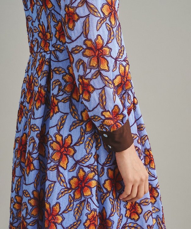 GRACE CONTINENTAL レース刺繍タックワンピース ブルー