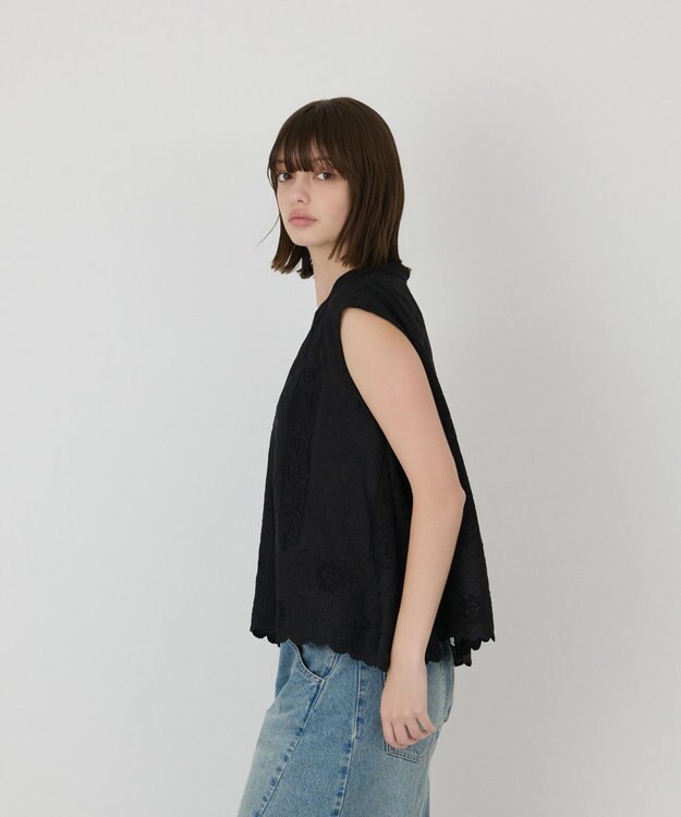 GRACE CONTINENTAL 刺繍スキッパートップ ブラック