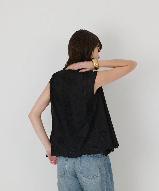 GRACE CONTINENTAL 刺繍スキッパートップ ブラック